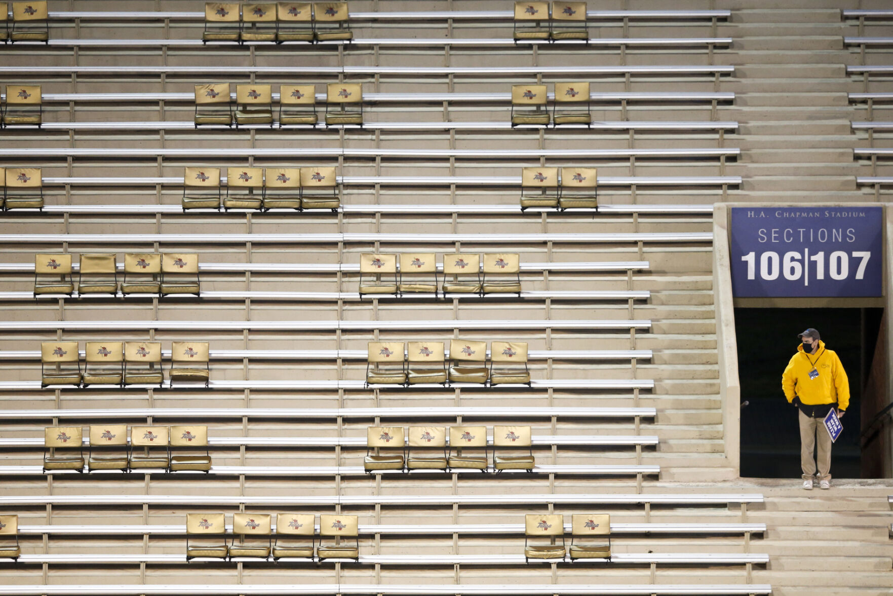 Tulsa Golden Hurricane vs East Carolina Pirates